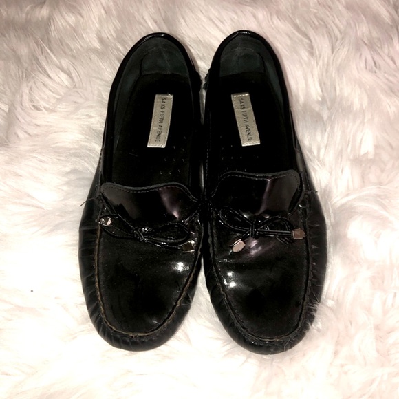 Saks Fifth Avenue 8.5M Black Patent Leather Driving Loafers - Picture 1 of 2